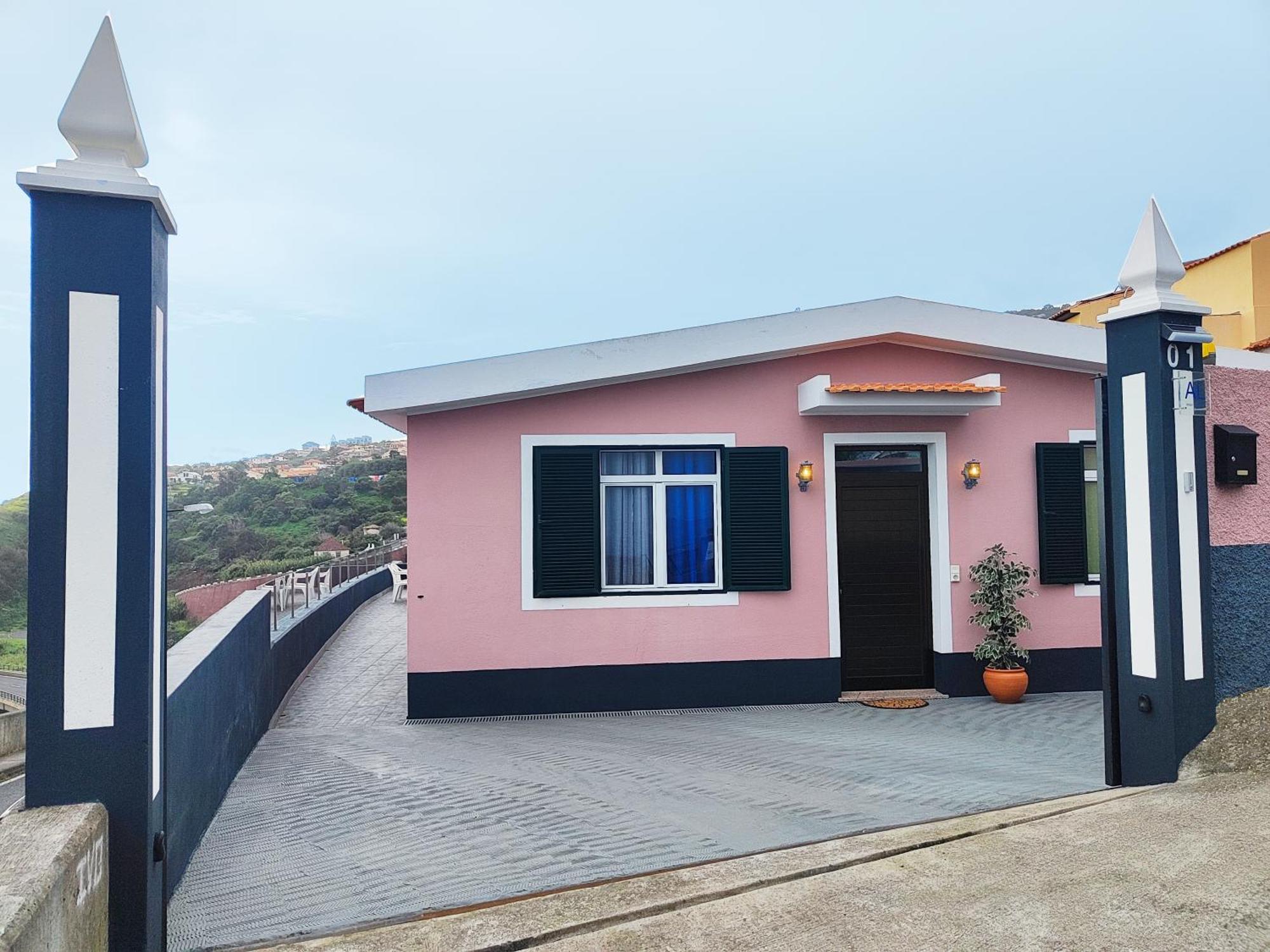 Gateone Al Airport View House Machico (Madeira) Exterior foto