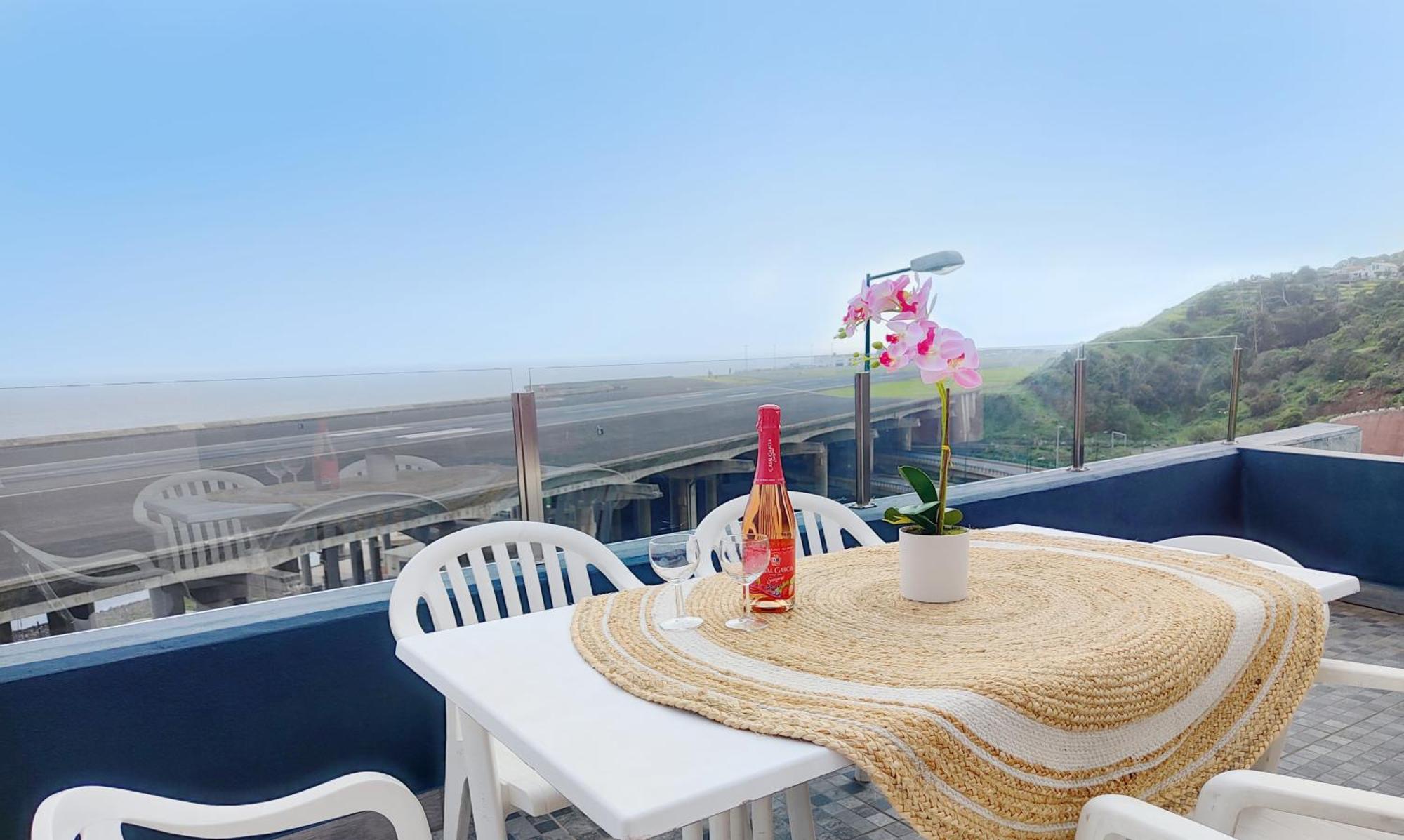 Gateone Al Airport View House Machico (Madeira) Exterior foto