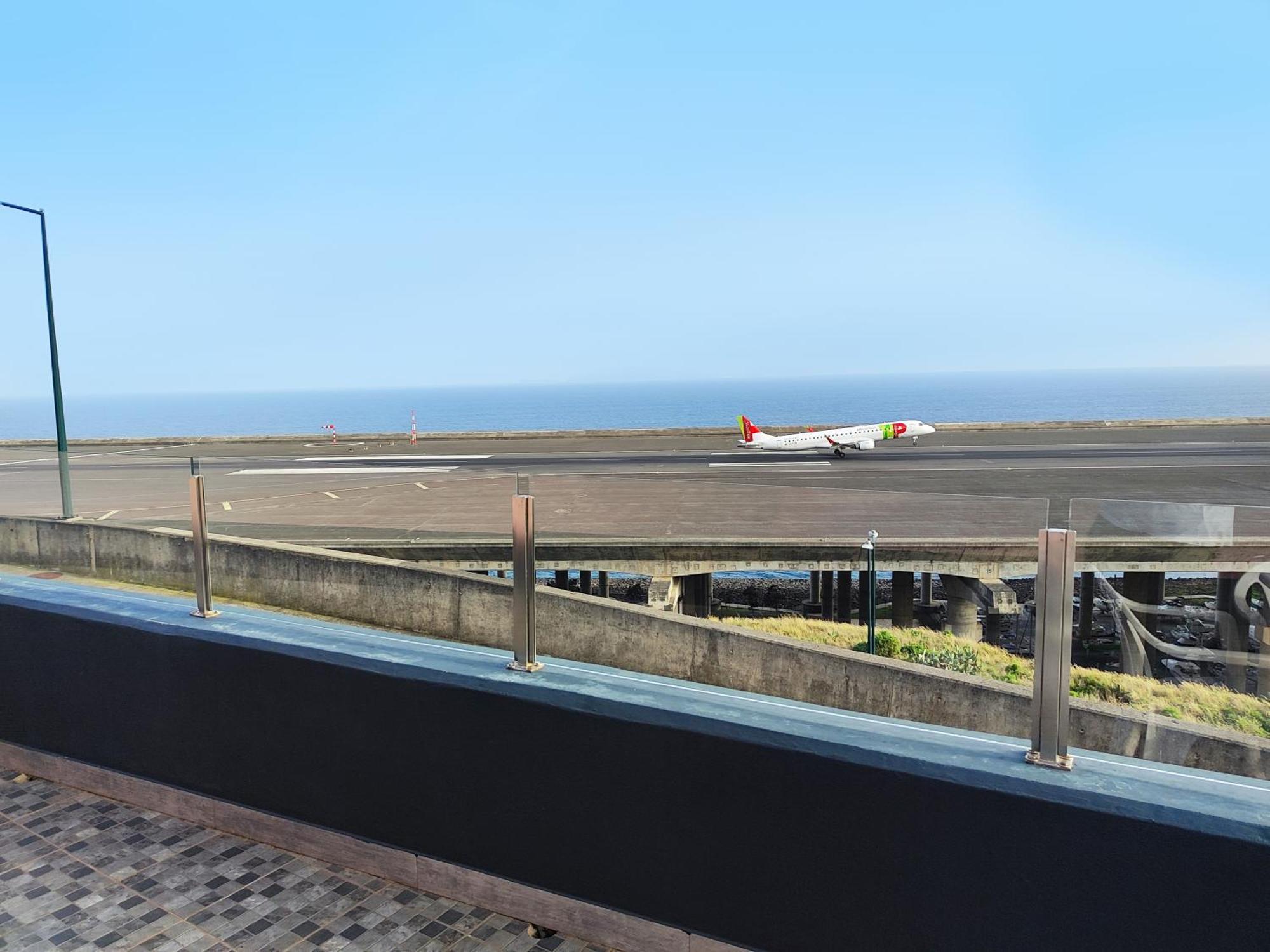 Gateone Al Airport View House Machico (Madeira) Exterior foto