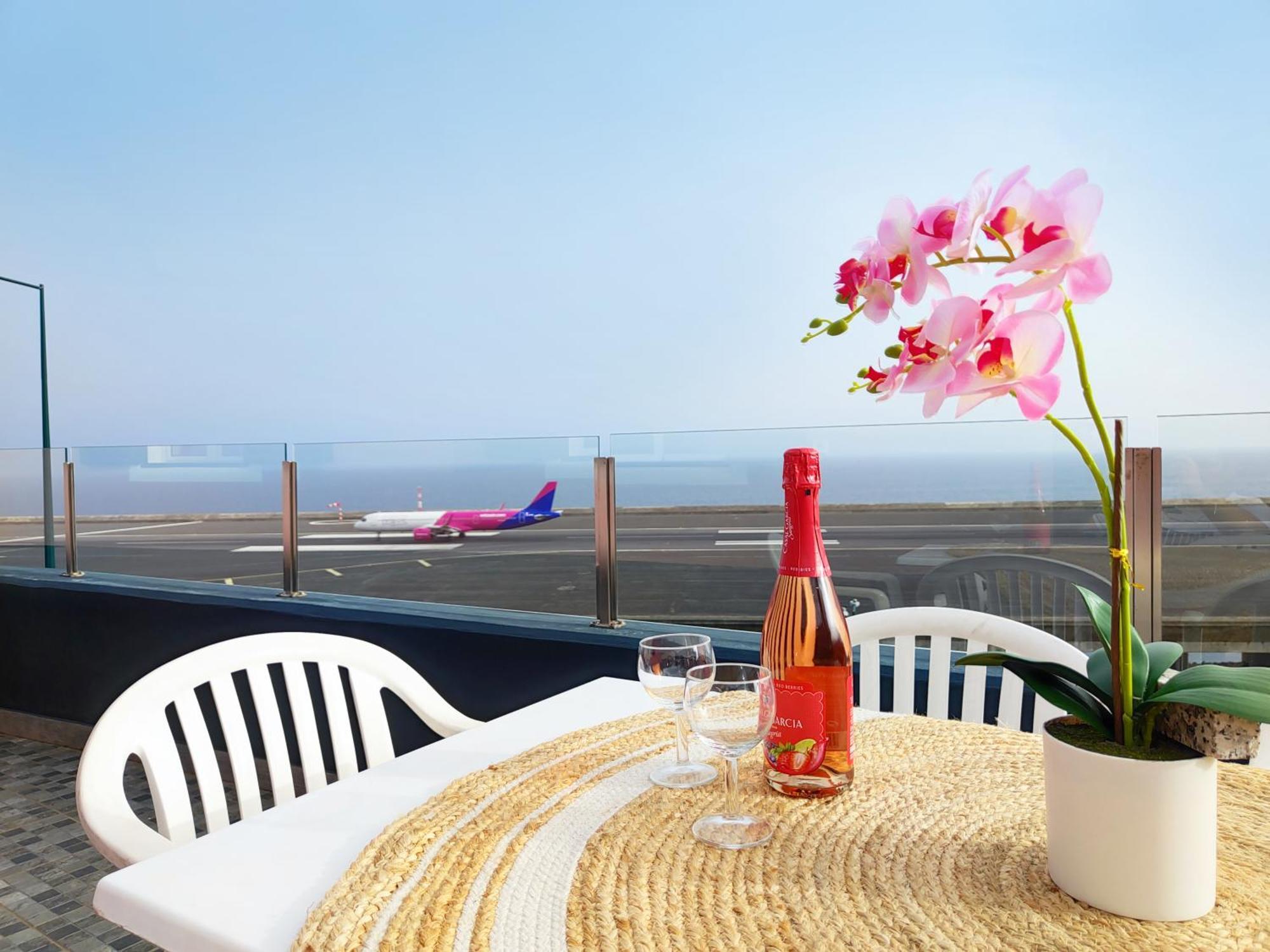 Gateone Al Airport View House Machico (Madeira) Exterior foto